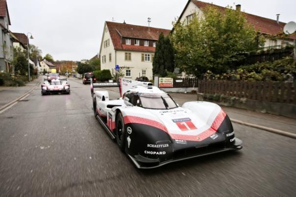 Die letzte Fahrt führte die beiden Porsche 919 Hybrid ins Museum des Sportwagenherstellers in Zuffenhausen.  Foto: Auto-Medienportal.Net/Porsche